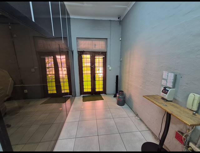 1,000M² WAREHOUSE FOR SALE IN BENROSE